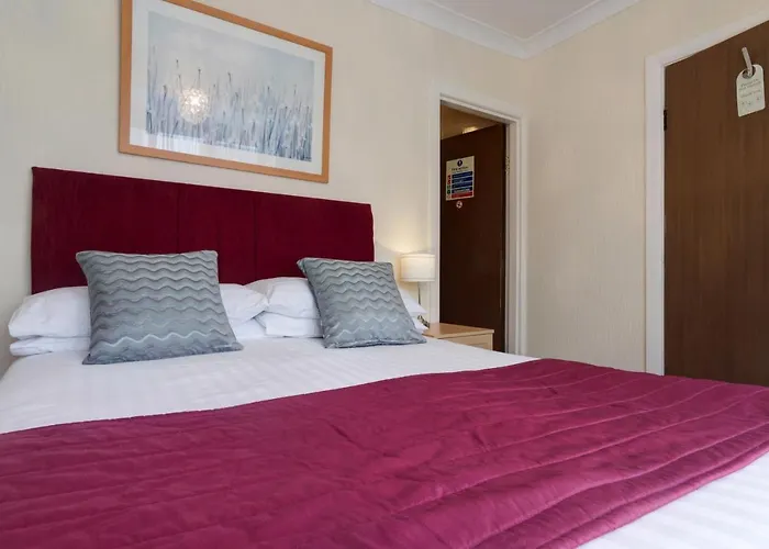 Stoneleigh Hotel