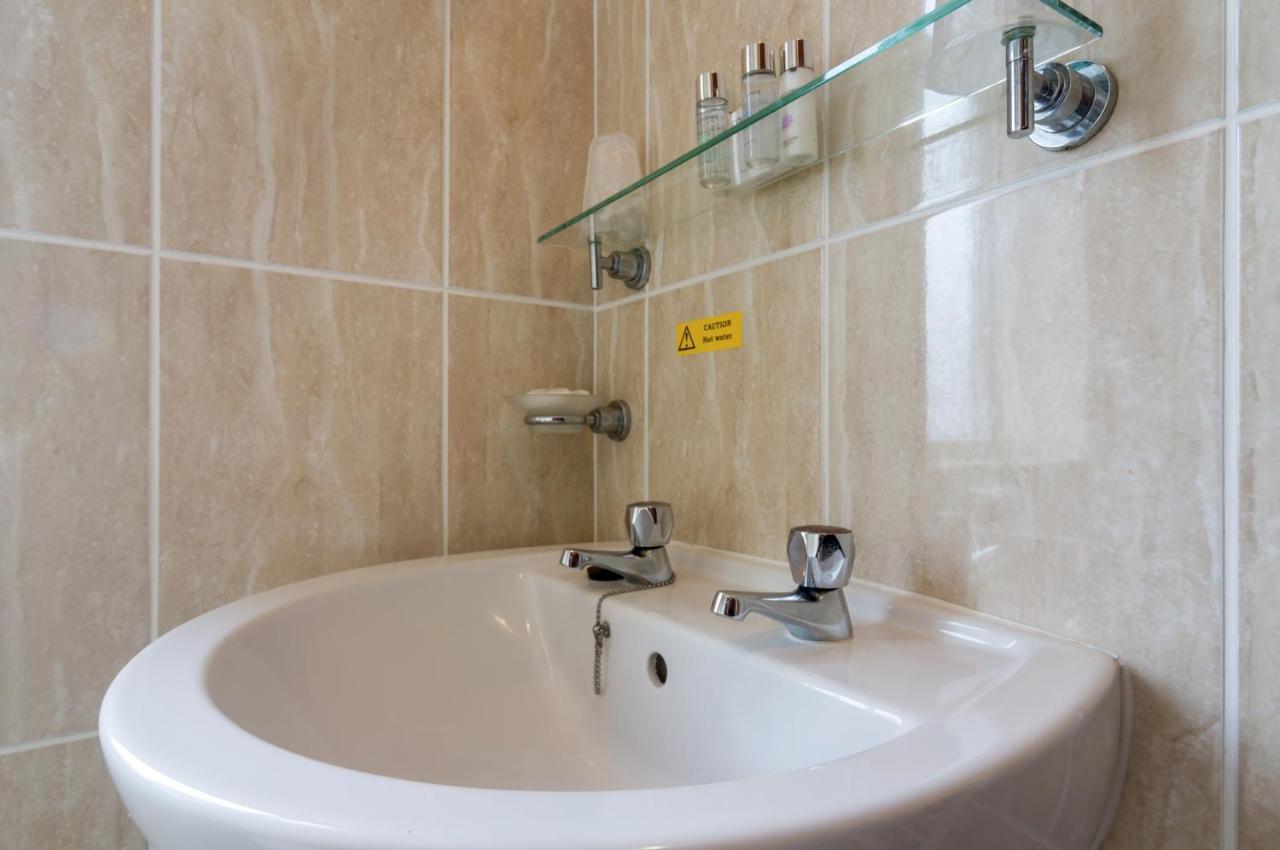 Stoneleigh Bed & Breakfast 4*
